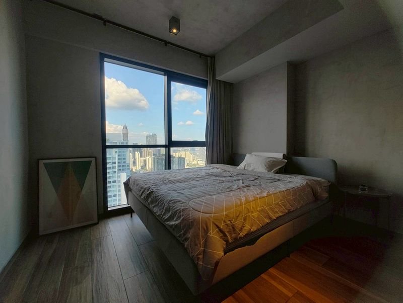 CR00170-The-Lofts-Asoke-Hero-Photo-3.jpg