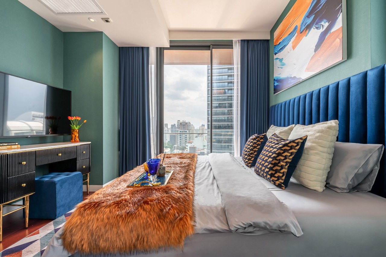 Khun-By-Yoo-82 SQM-Hero-Pic-5.jpg