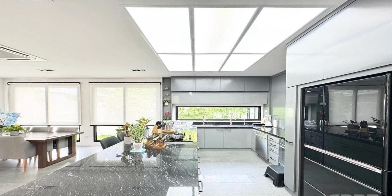 WongvianYai-Villa-Hero-Image-17.jpeg