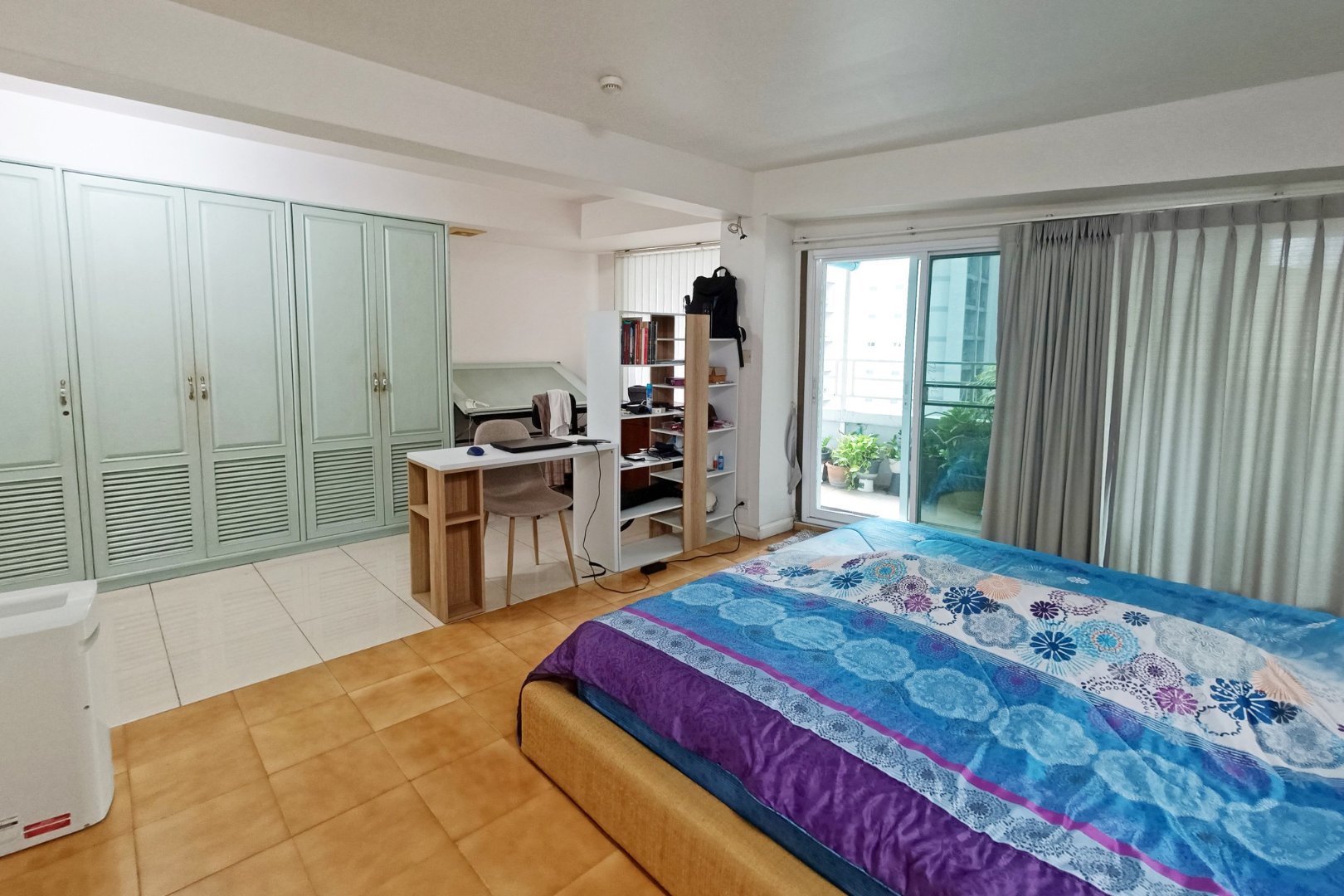 CR00125-Premier-Condominium-8.jpg