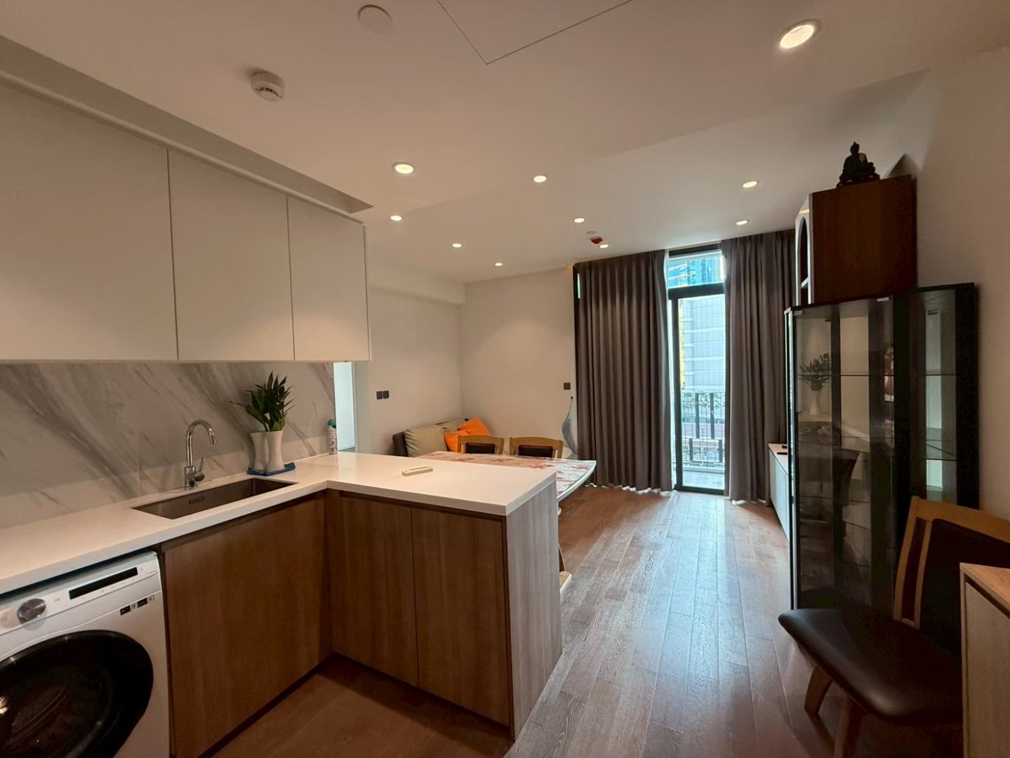 CL00040-MUNIQ-Sukhumvit-232.jpg