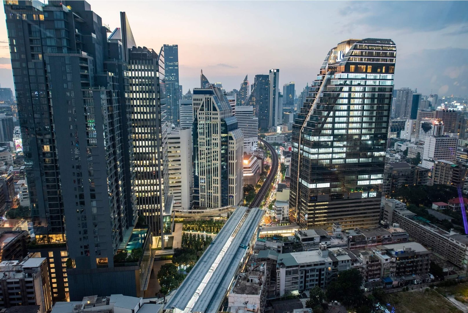 17-sukhumvit-full-width.jpg