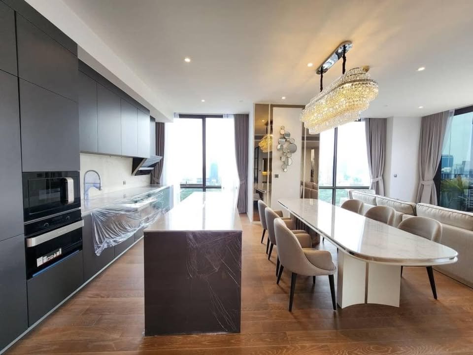 muniq-langsuan-3-bedrooms-top-floor-2.jpg