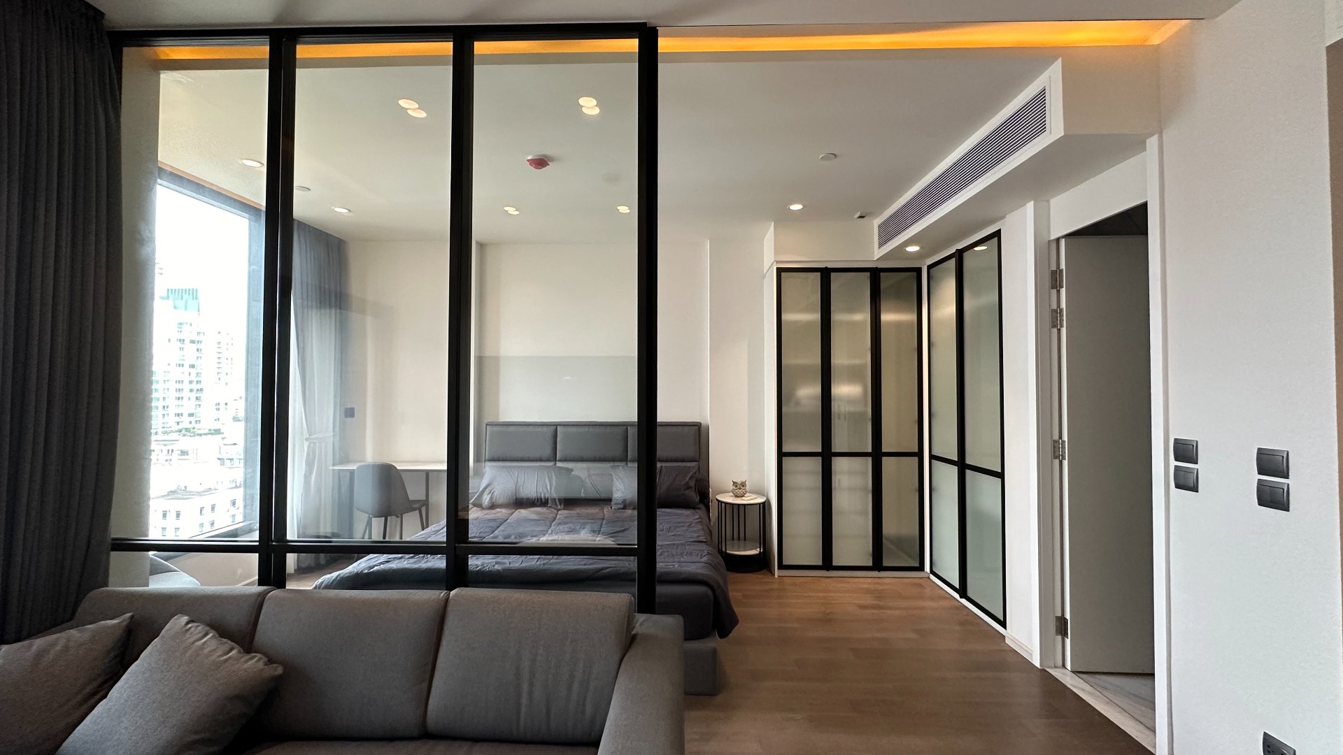 CL00053-MUNIQ-Sukhumvit-23-Hero-Picture-5.jpg