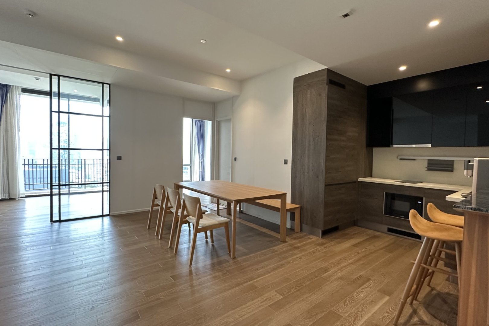 muniq-langsuan-2-bedroom-middle-floor-2.jpg