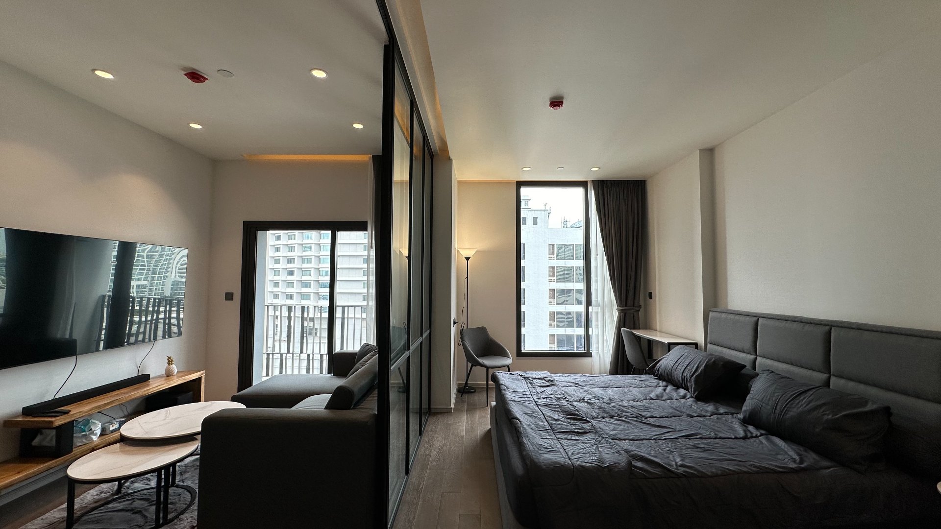 CL00053-MUNIQ-Sukhumvit-23-Hero-Picture-10.jpg