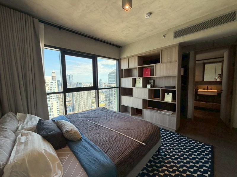 CR00170-The-Lofts-Asoke-Hero-Photo-5.jpg