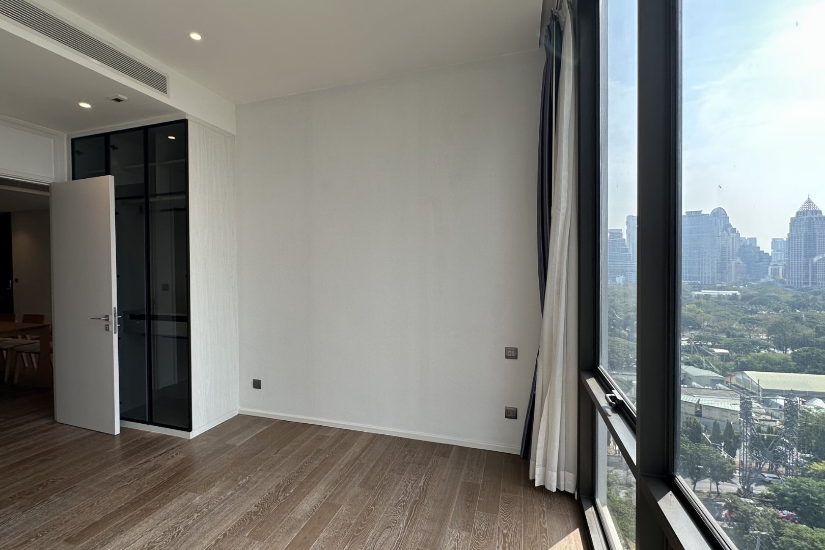 muniq-langsuan-2-bedroom-middle-floor-7.jpg