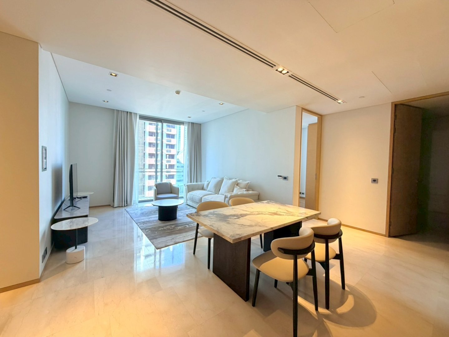 CL00095-Saladaeng-Residence-Hero-Picture-7.jpg