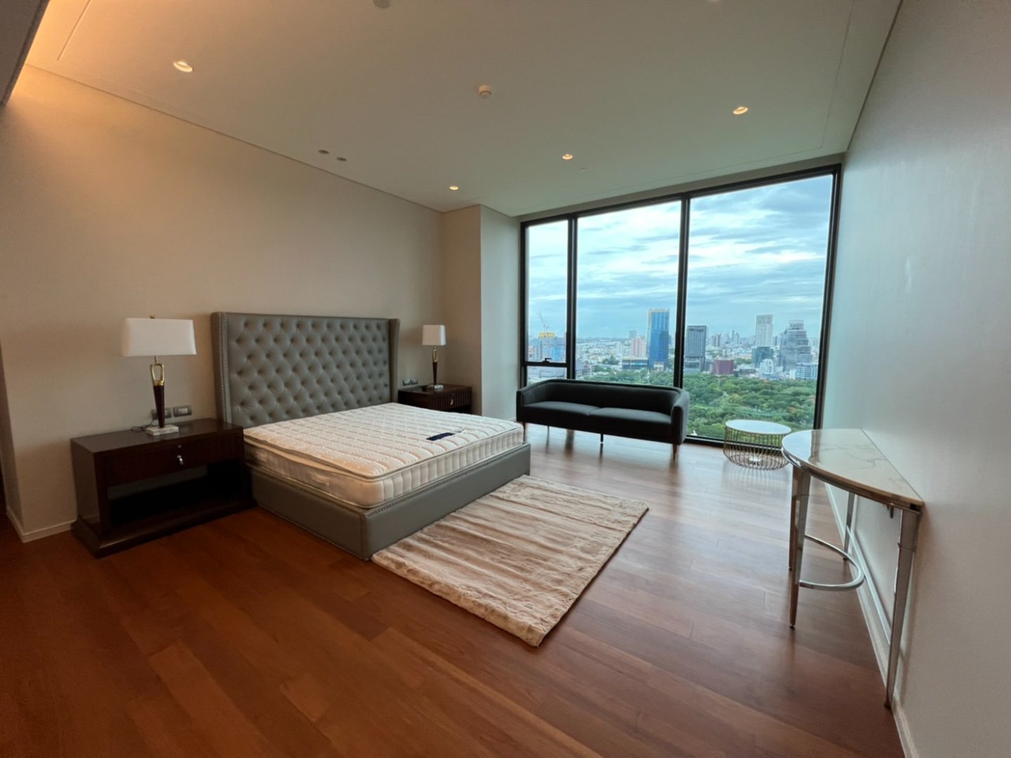 CR00133-The-Residences -at-Sindhorn-Kempinski-Hero-Photo-4.jpg