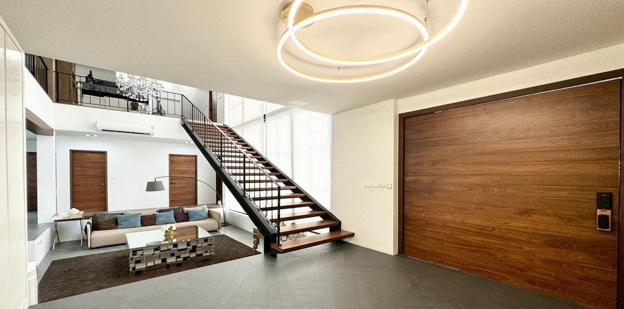 WongvianYai-Villa-Hero-Image-16.jpeg