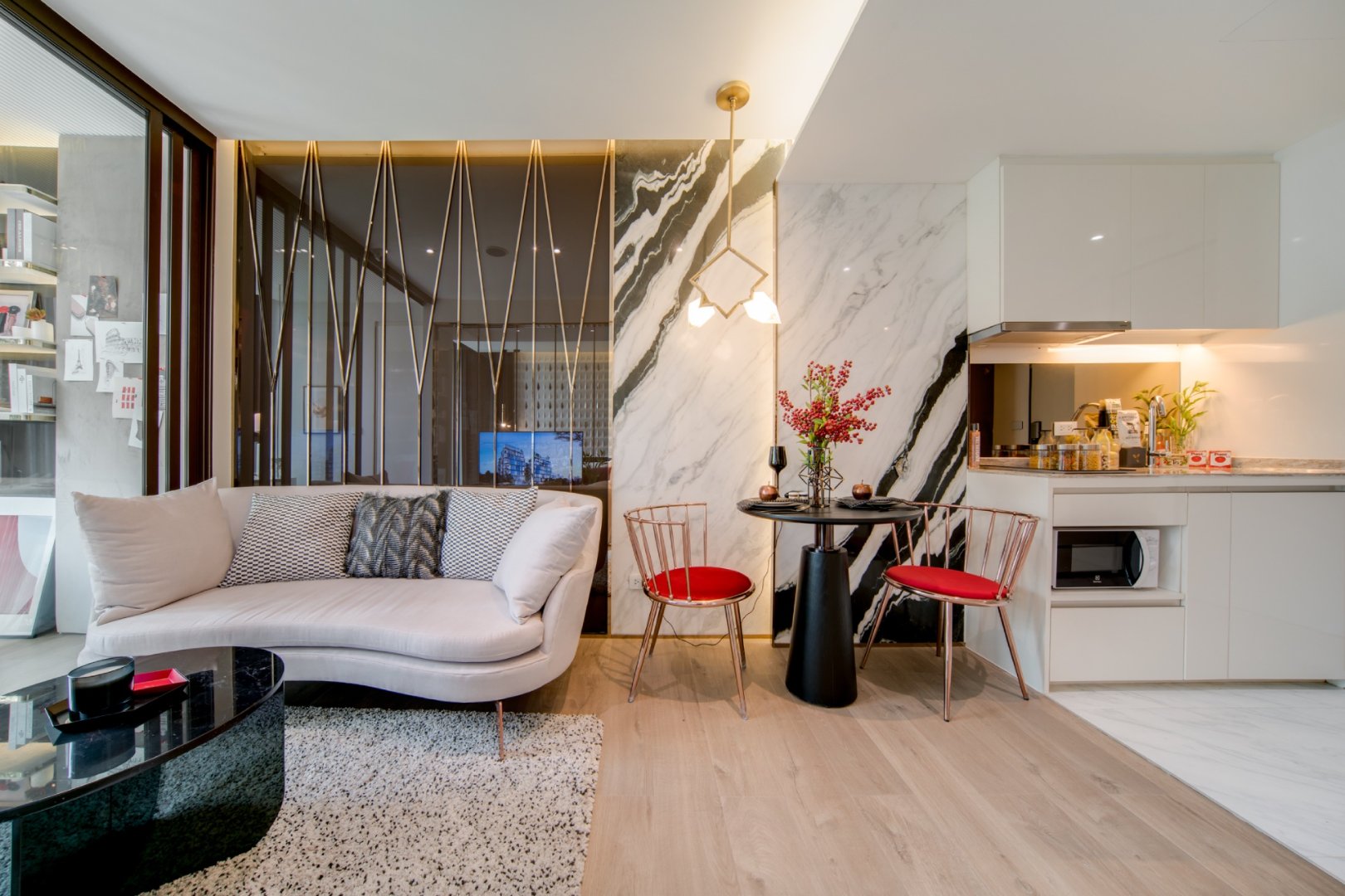 2.FYNN Asoke-Interior.jpg