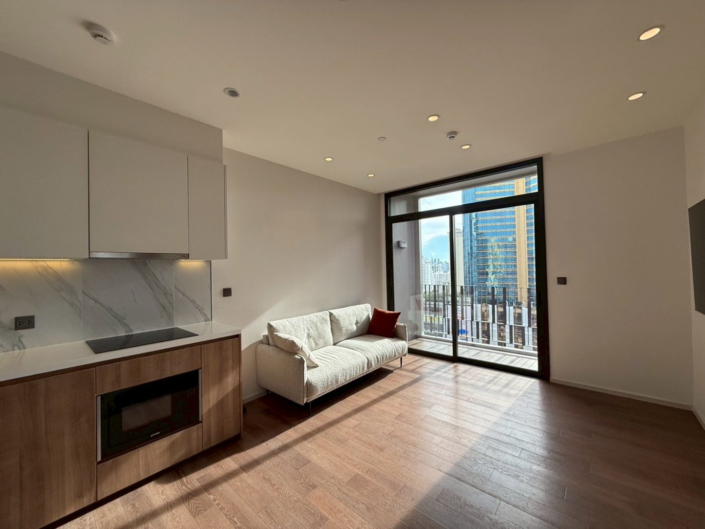 LINE_ALBUM_Muniq 2 bed 70 sqm 70,000 pet friendly_250528_22.jpg