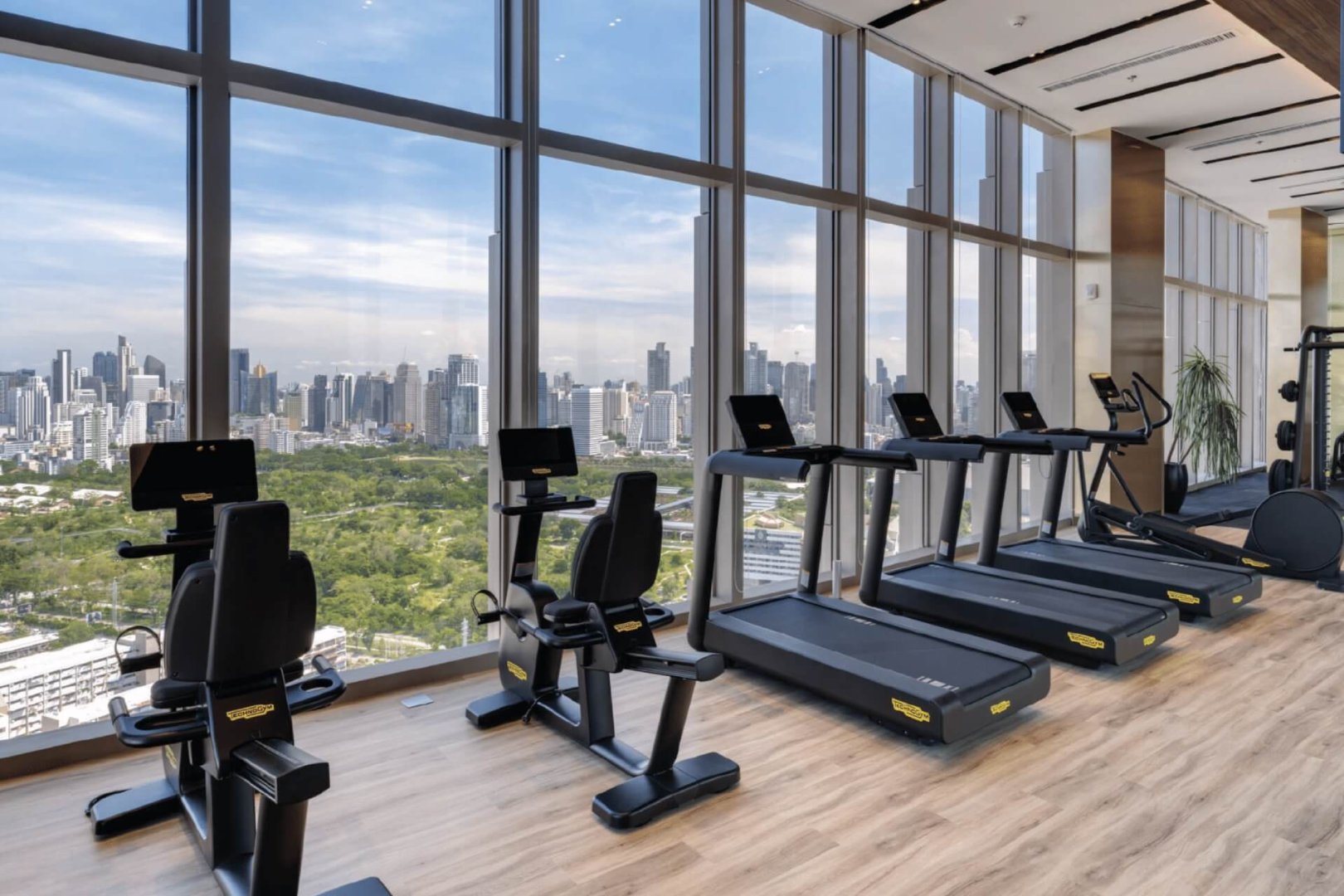 the-crown-residences-rama4-6.jpg