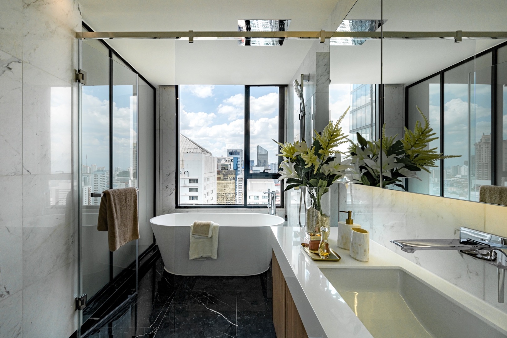 muniq-sukhumvit-23-3-bedrooms-the-collection-8.jpg