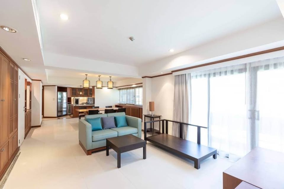 CR00188_Sukhumvit House-Hero-Picture-3.jpg