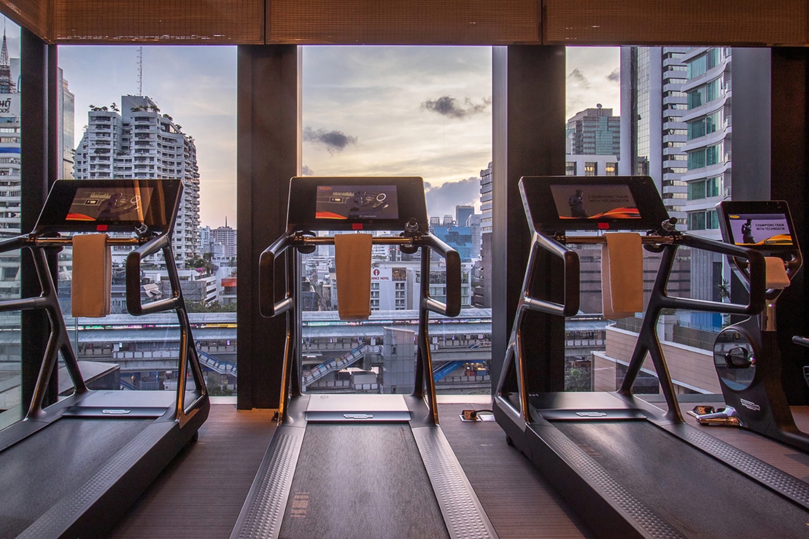 the-ritz-carlton-residences-bangkok-5.jpg