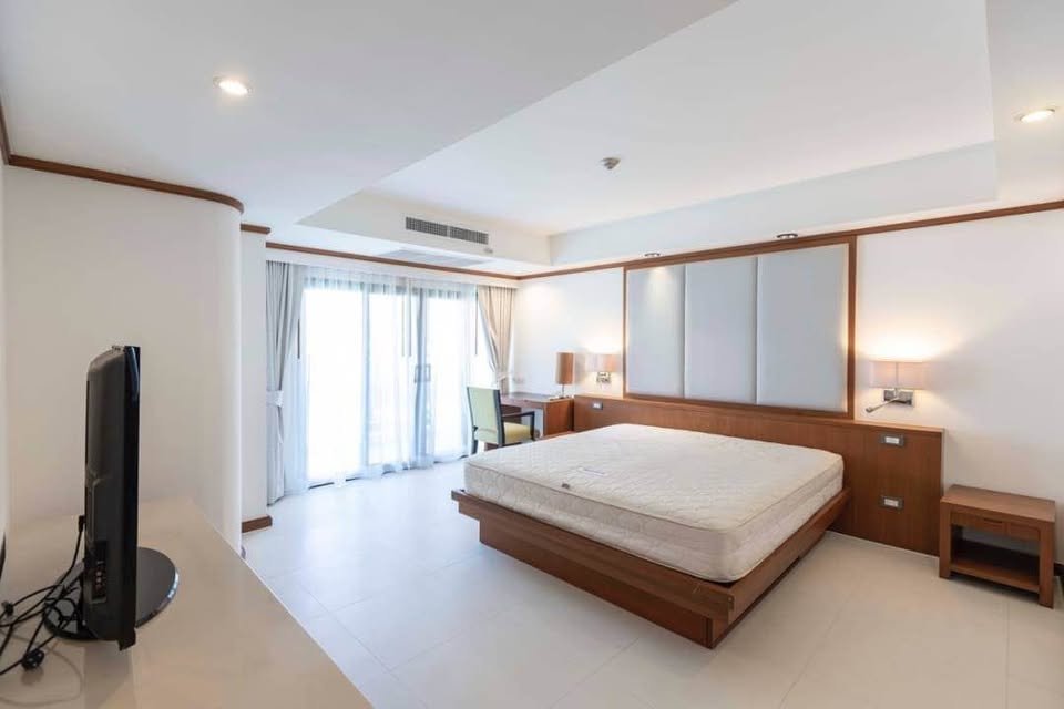 CR00188_Sukhumvit House-Hero-Picture01.jpg