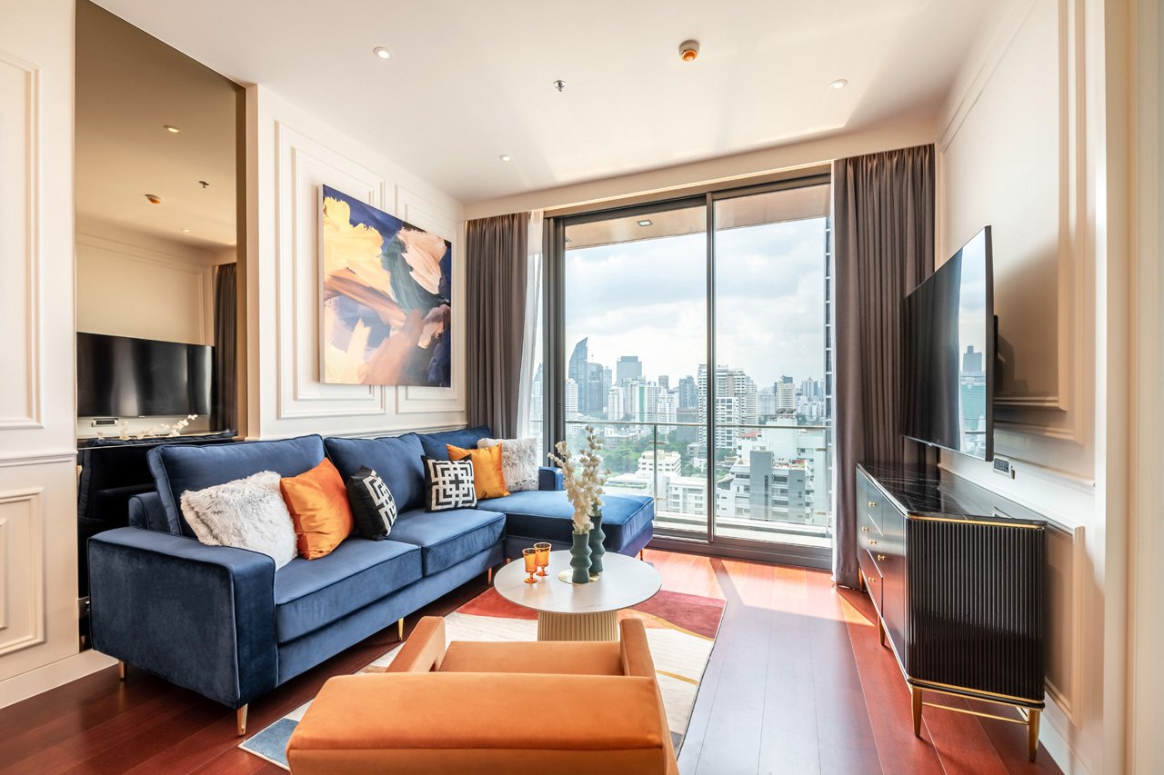 Khun-By-Yoo-82 SQM-Hero-Pic-3.jpg
