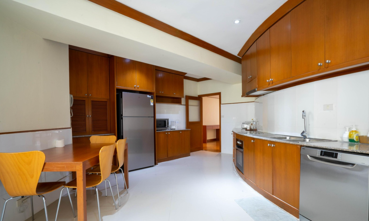 Villa-Fourteen-Sukhumvit-14-Hero-Picture1.png