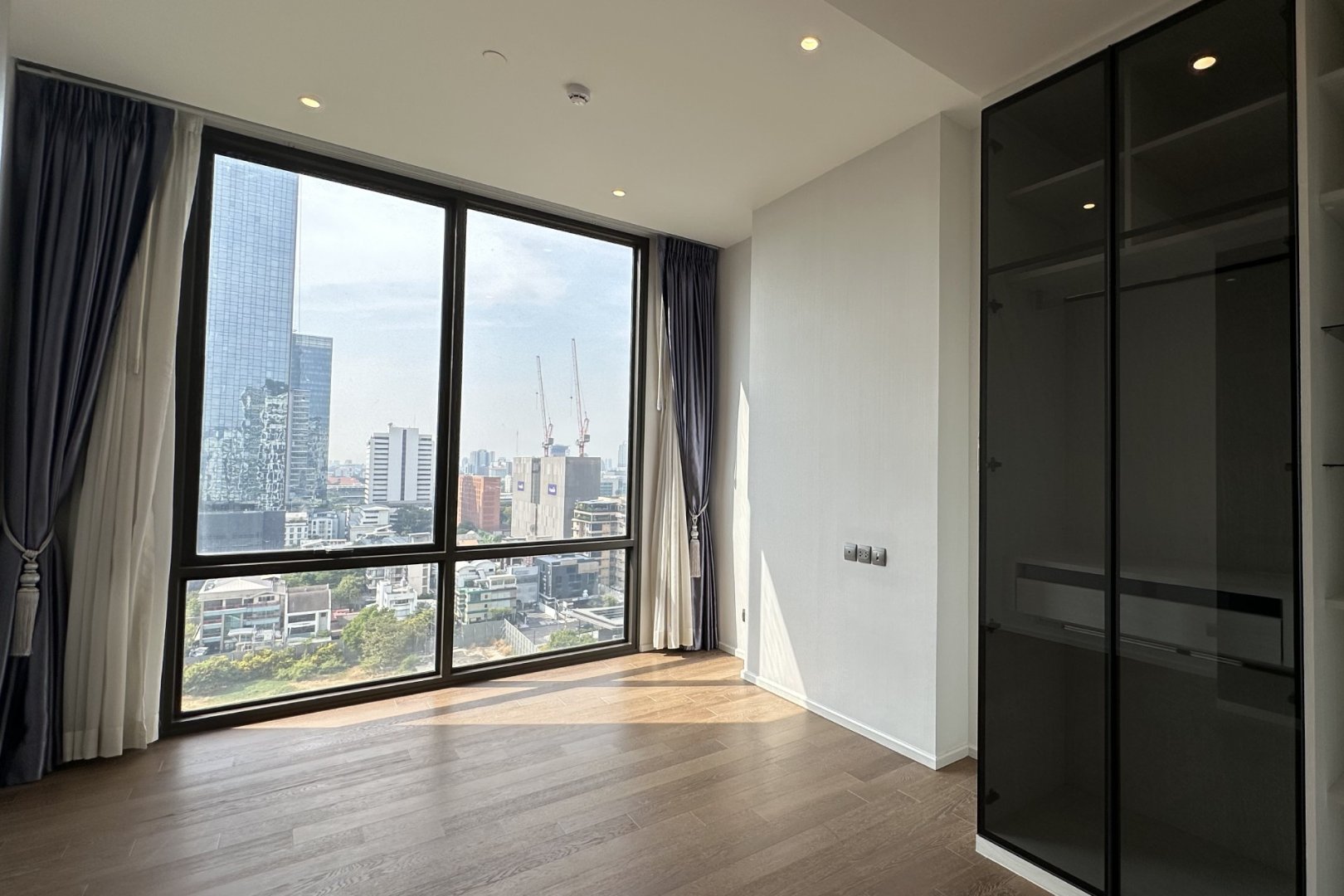 muniq-langsuan-2-bedroom-middle-floor-6.jpg