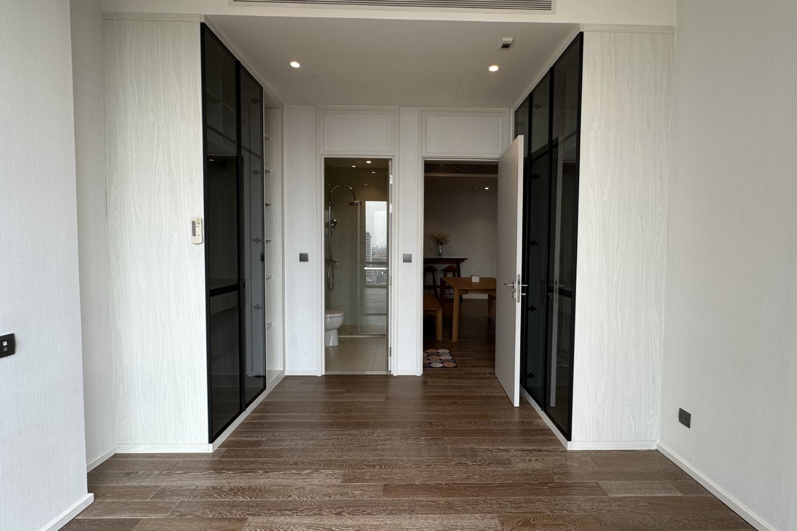 muniq-langsuan-2-bedroom-middle-floor-5.jpg