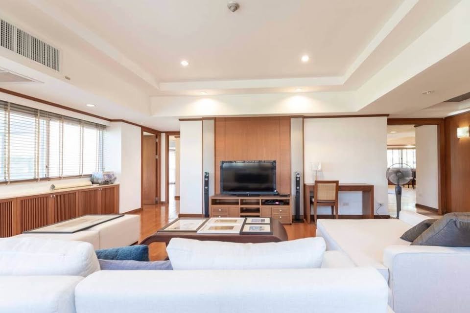 Sukhumvit House