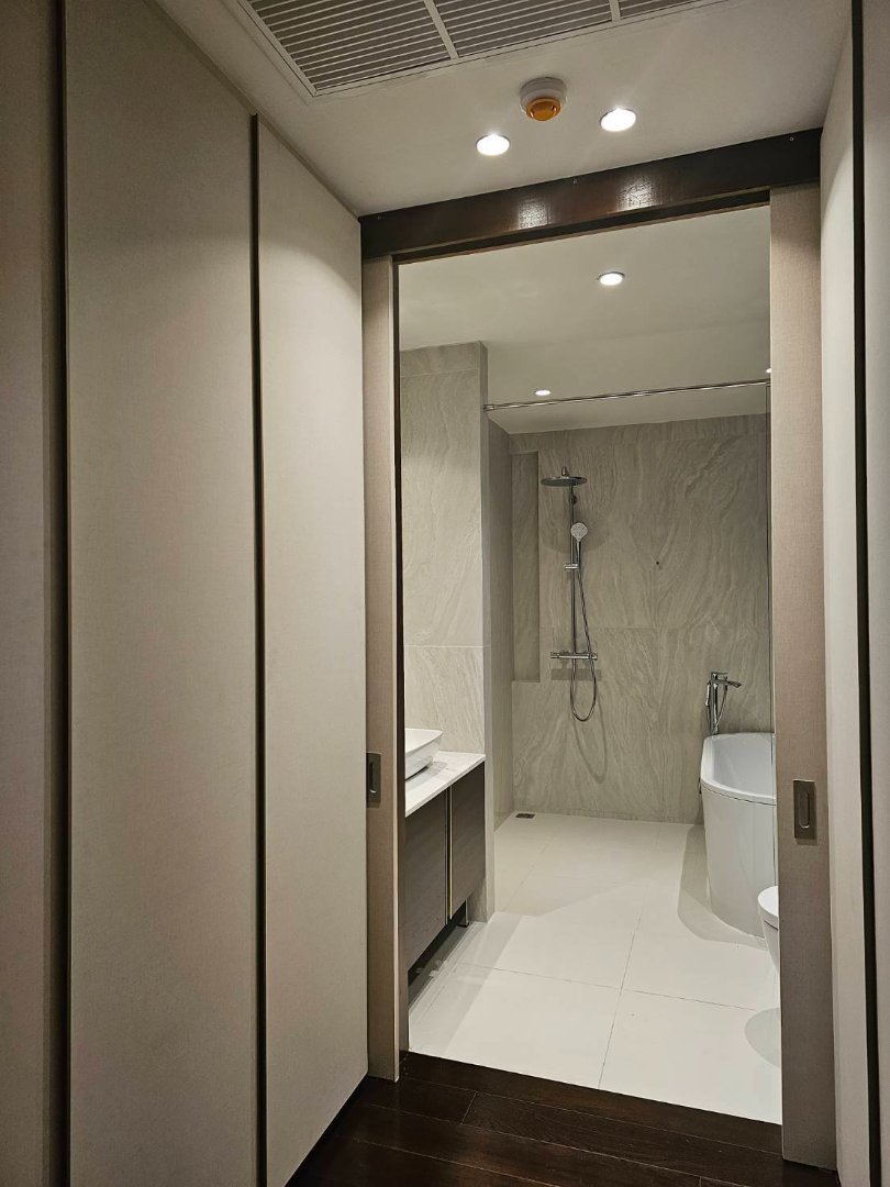 CR00107 La-Citta-Delre-Thonglor2.jpg