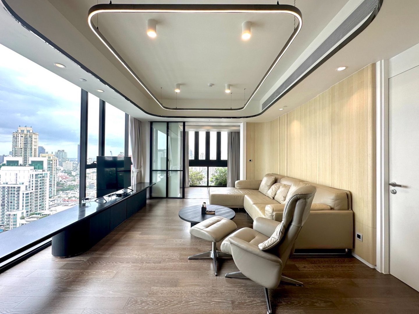 Muniq Sukhumvit 23