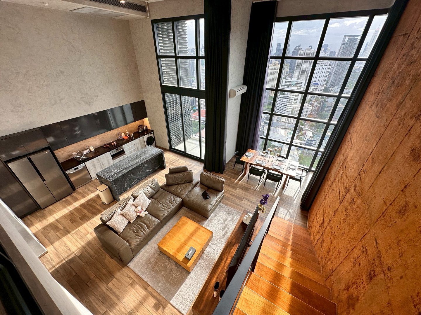 CL00089-The Lofts Asoke-Hero-Picture-5.jpg