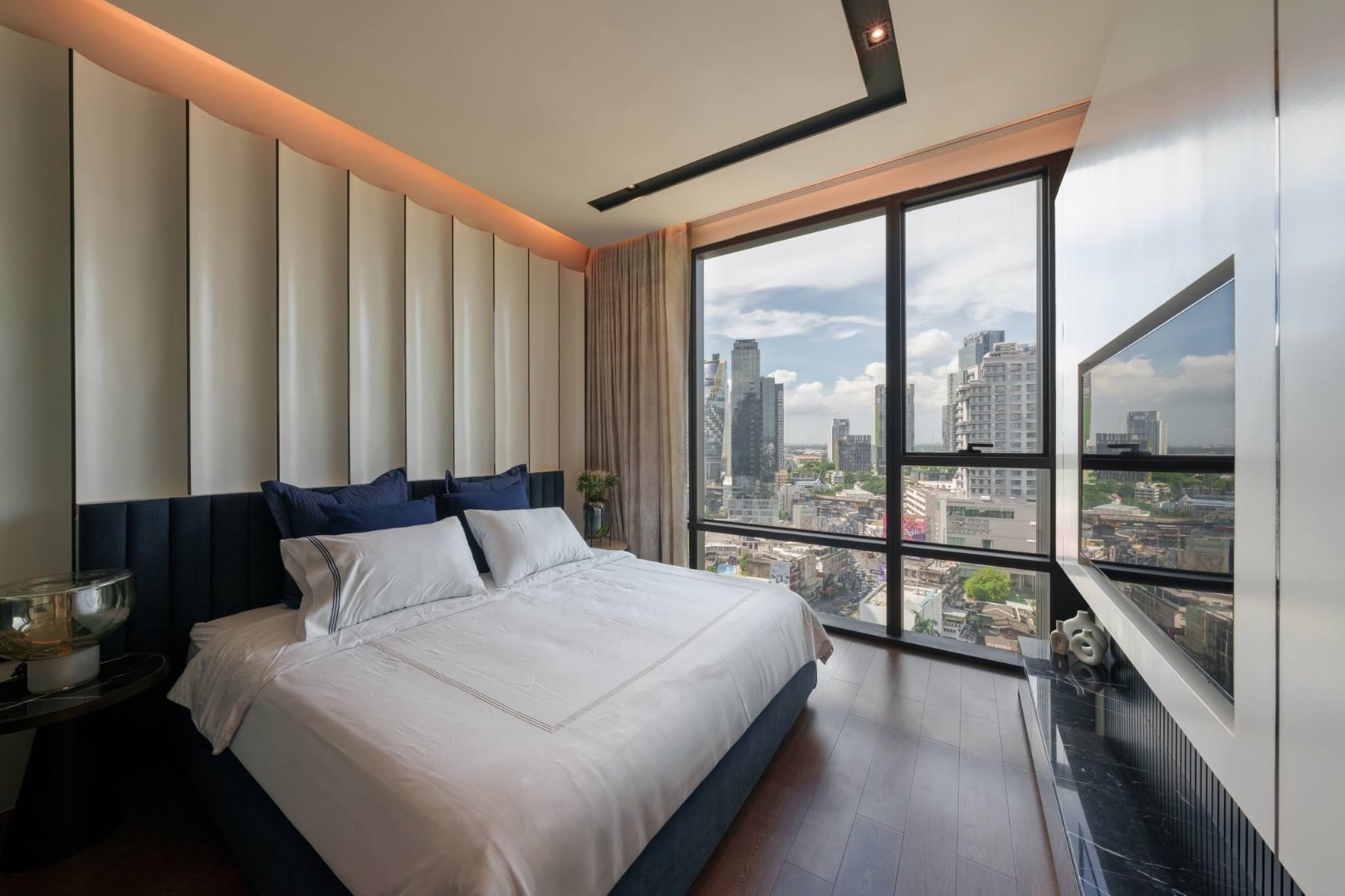 CR00210-The-Bangkok-Thonglor-Hero-Picture-8.jpg