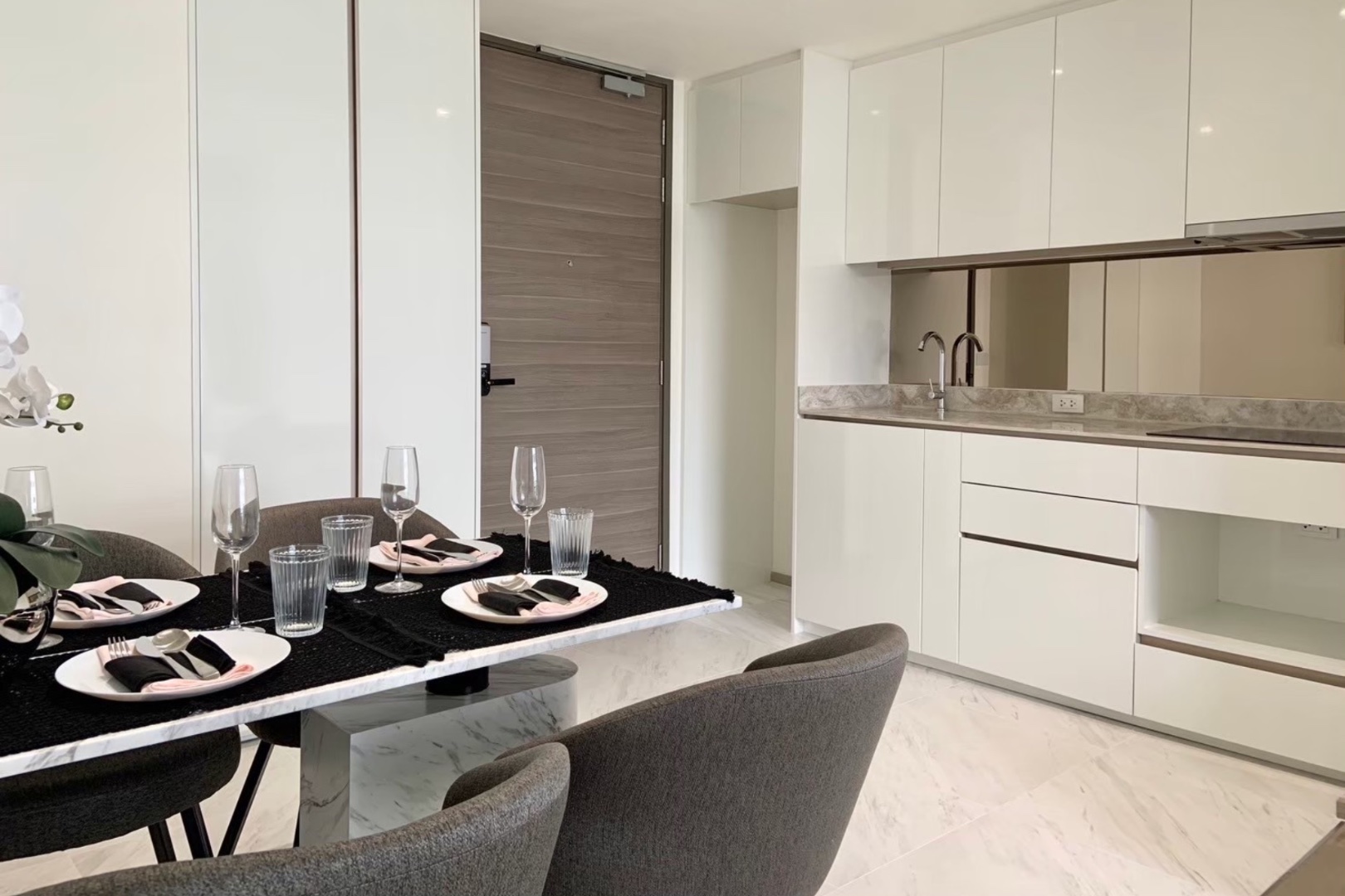 fynn-asoke-2-bedroom-2-bathroom-3.jpg