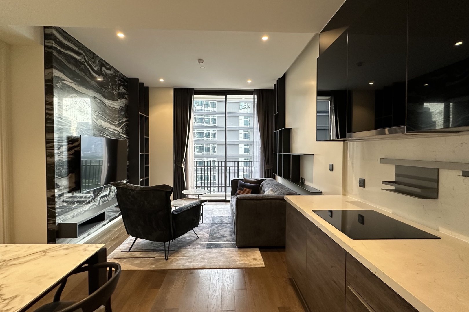 muniq-langsuan-2bedroom-2.jpg