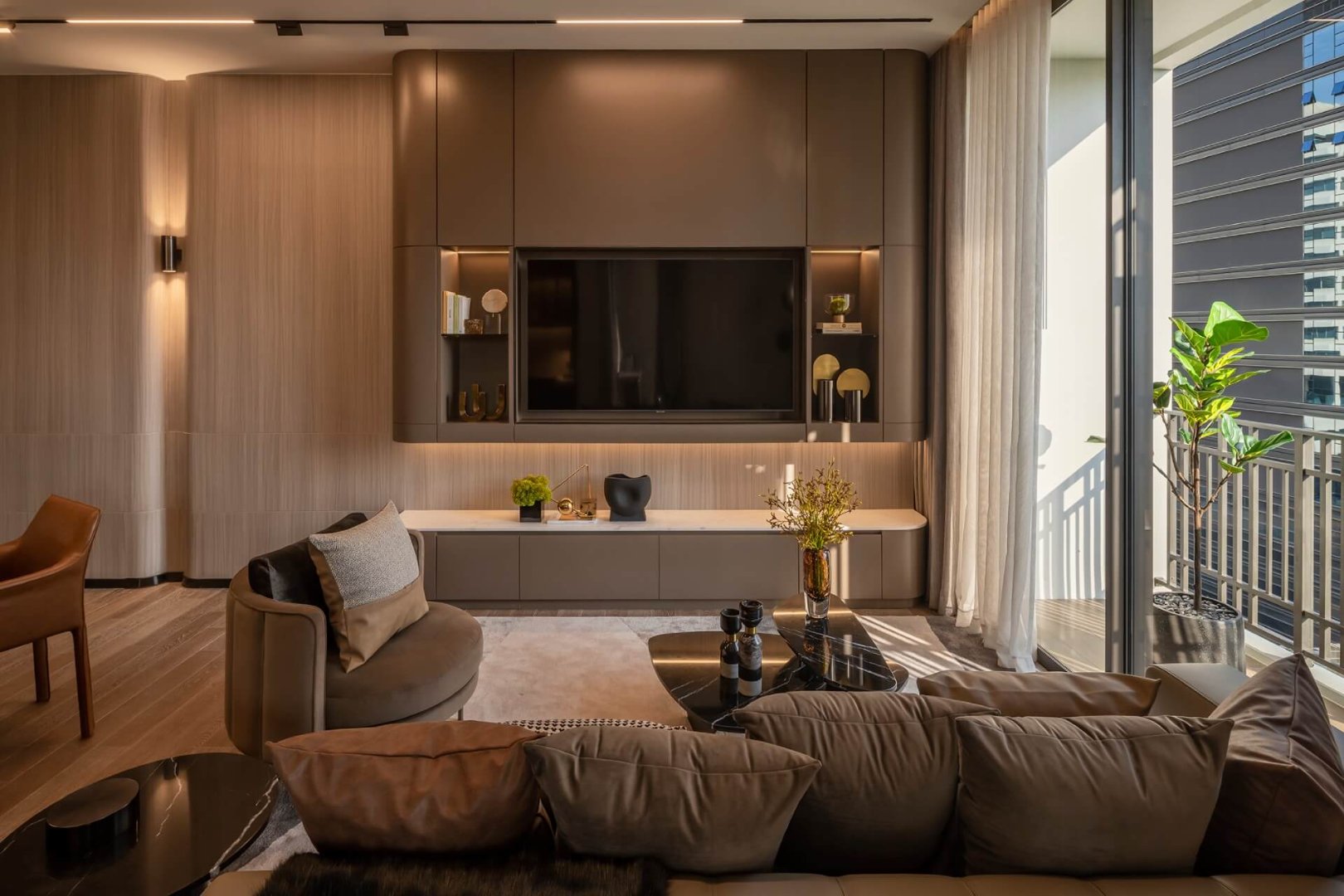 muniq-langsuan-interior-2.jpg