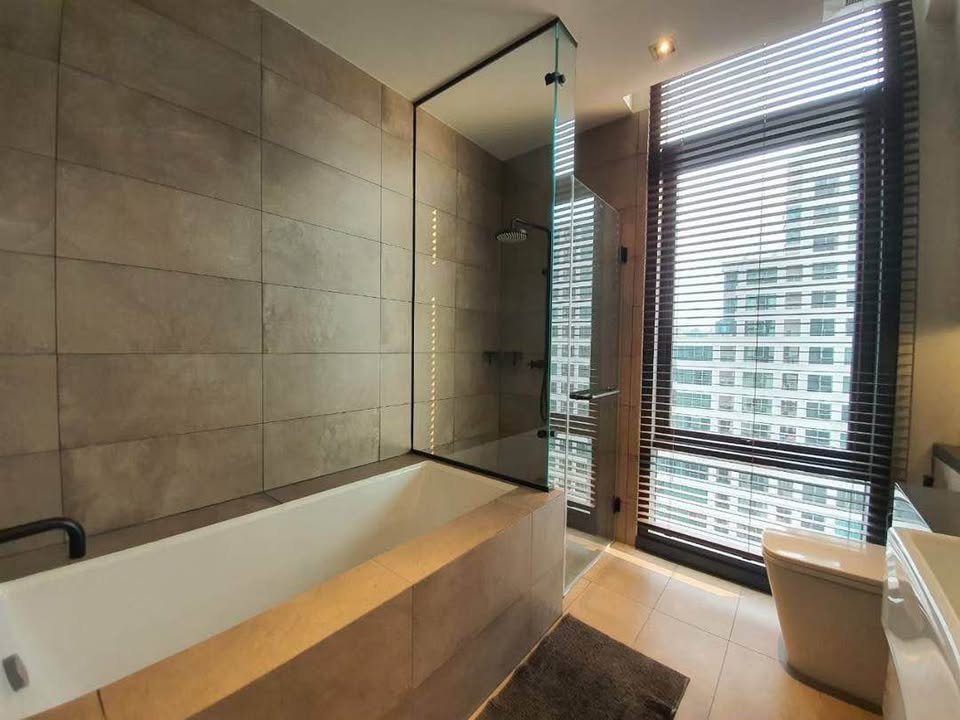 CR00105-The-Loft-Asoke-Hero-5.jpg